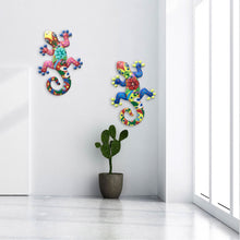 Load image into Gallery viewer, 2Pcs Metal Gecko Wall Decor Gecko Art Craft Sculptures Lizard For Outdoor Backyard Porch Lawn Fence Garden Wall Decor