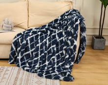 Load image into Gallery viewer, Warm Fluffy Shaggy Throw Blanket Bedspread Faux Fur