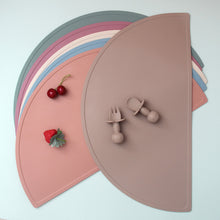 Load image into Gallery viewer, Food Grade Silicone Round Children Waterproof Placemat