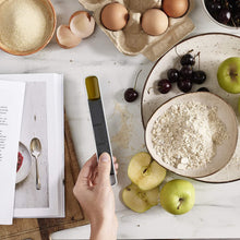 Load image into Gallery viewer, Kitchen Household 12 Speed Adjustable Measuring Spoon With Scale