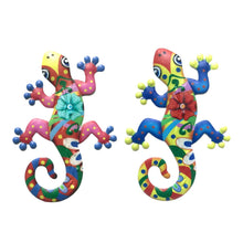 Load image into Gallery viewer, 2Pcs Metal Gecko Wall Decor Gecko Art Craft Sculptures Lizard For Outdoor Backyard Porch Lawn Fence Garden Wall Decor
