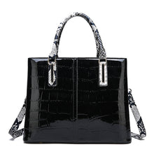 Load image into Gallery viewer, Fashion Female Messenger Bag With Snake Pattern Handle
