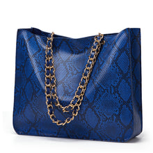 Load image into Gallery viewer, Snake Pattern Casual Female Large Capacity Messenger Bag
