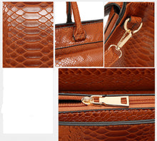 Load image into Gallery viewer, Solid Color Women's Snake Printed Messenger Bag
