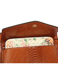 Load image into Gallery viewer, Solid Color Women's Snake Printed Messenger Bag
