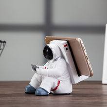 Load image into Gallery viewer, Simple Astronaut Mobile Phone Stand Student Desktop Holder
