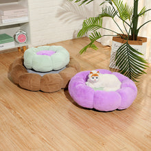 Load image into Gallery viewer, Autumn Winter Plus Velvet Thick Round Flower Cat Litter Kennel

