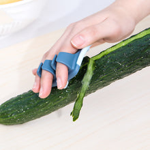 Load image into Gallery viewer, Vegetable Peelers For Kitchen Simple Planer Skin Peeler Slicer
