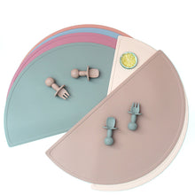 Load image into Gallery viewer, Food Grade Silicone Round Children Waterproof Placemat
