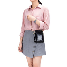 Load image into Gallery viewer, Retro Mini Clip One-shoulder Chain Messenger Bag
