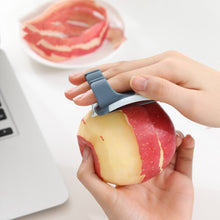 Load image into Gallery viewer, Vegetable Peelers For Kitchen Simple Planer Skin Peeler Slicer
